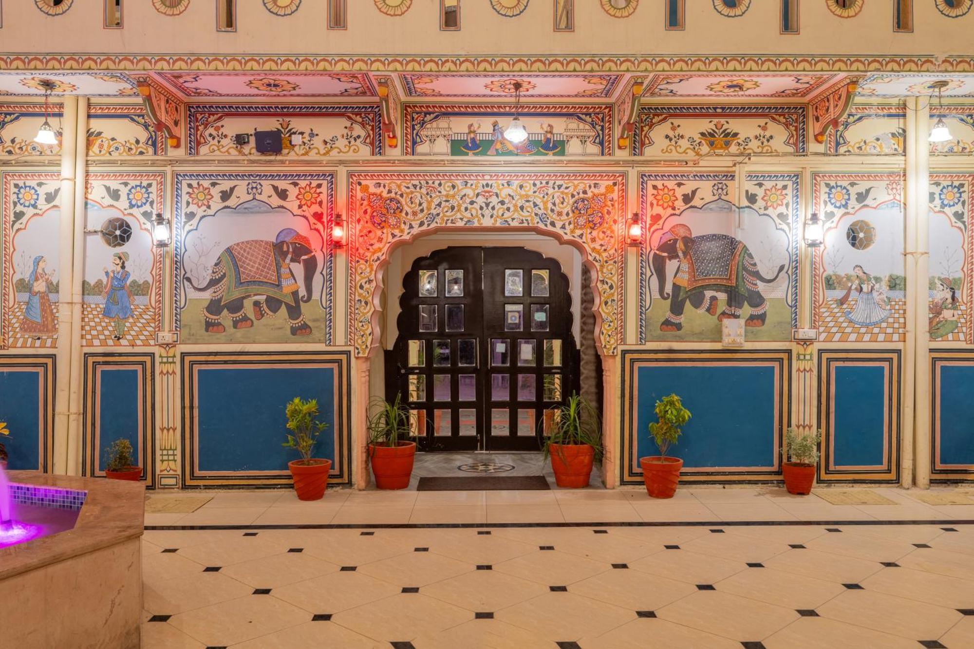 Hotel Shahi Palace Mandāwa Exterior photo