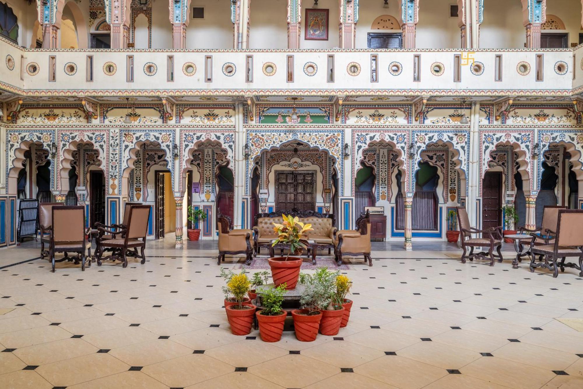 Hotel Shahi Palace Mandāwa Exterior photo