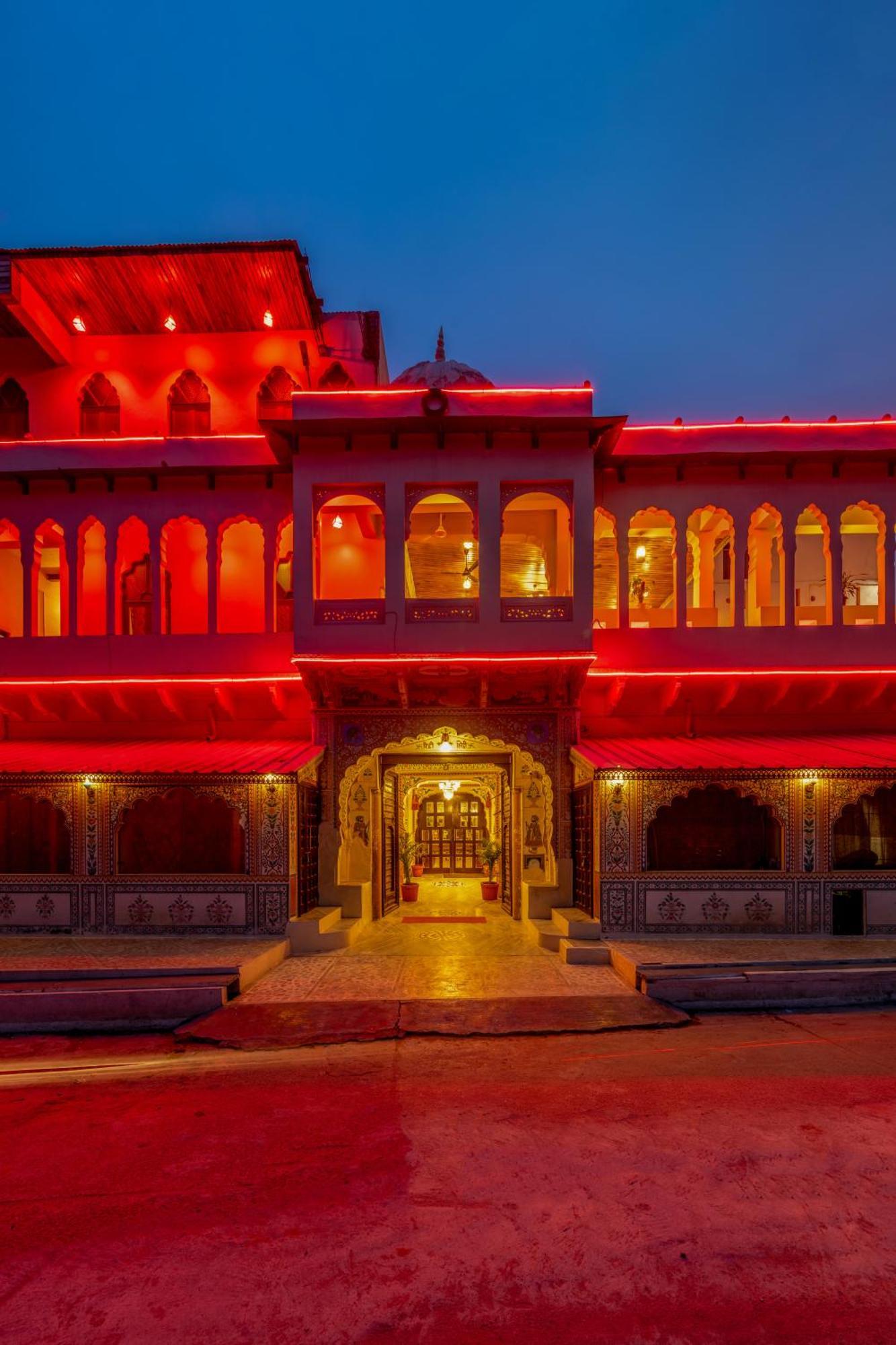 Hotel Shahi Palace Mandāwa Exterior photo