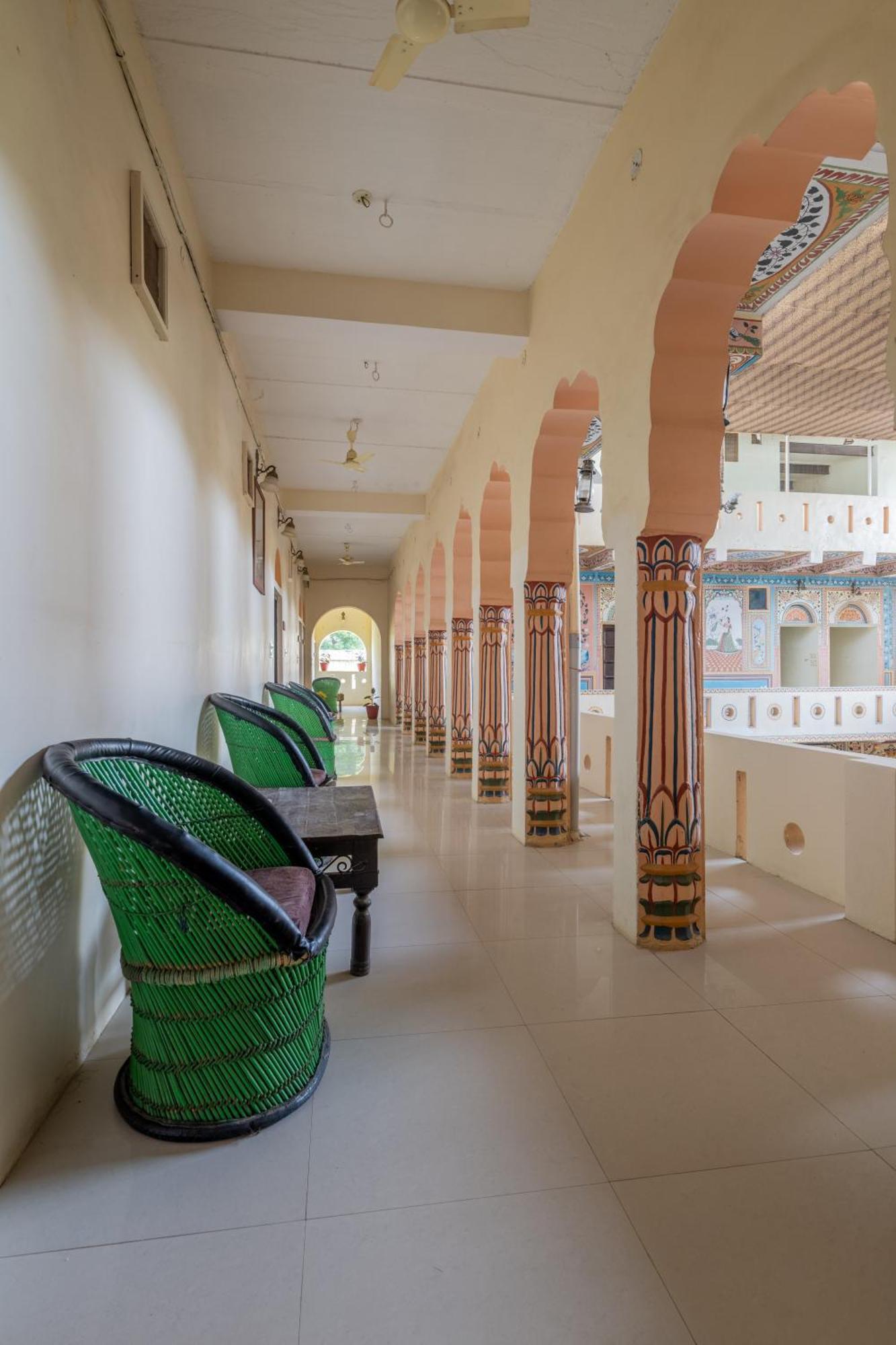 Hotel Shahi Palace Mandāwa Exterior photo