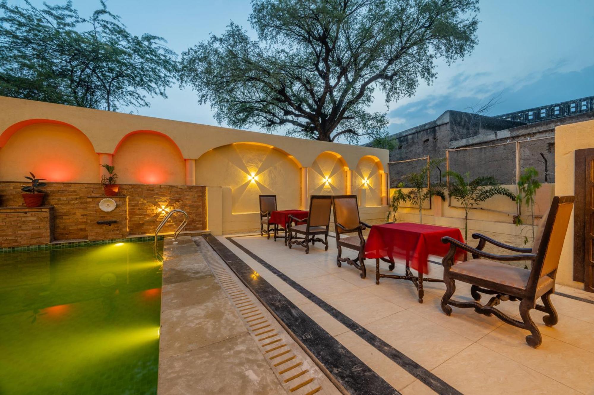 Hotel Shahi Palace Mandāwa Exterior photo