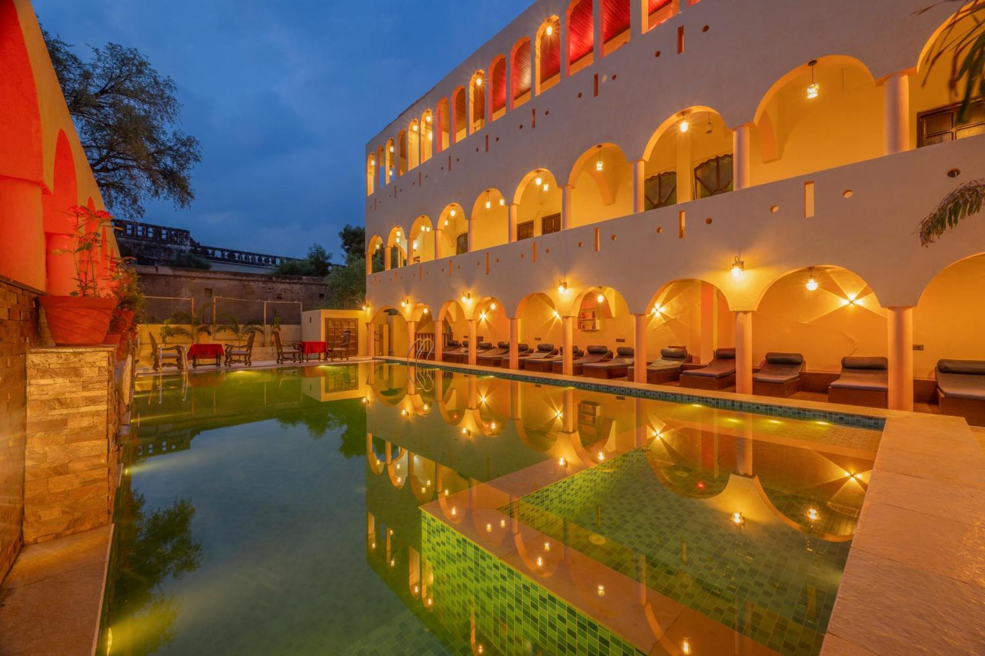 Hotel Shahi Palace Mandāwa Exterior photo