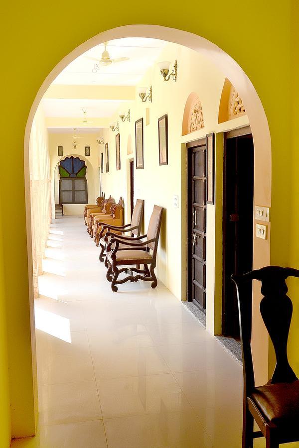 Hotel Shahi Palace Mandāwa Exterior photo